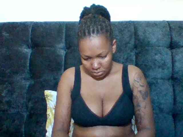 Mona2002 webcam