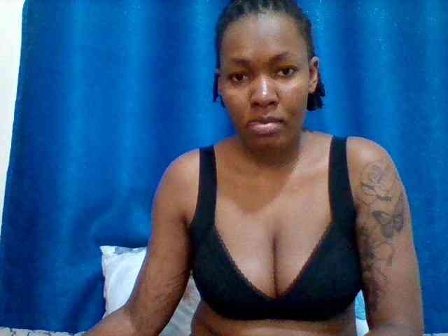 Mona2002 webcam