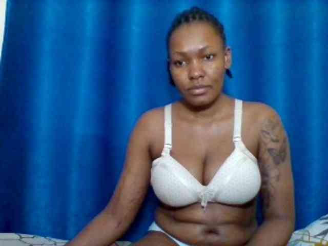 Mona2002 webcam