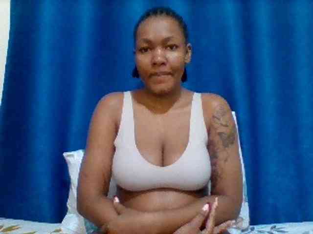 Mona2002