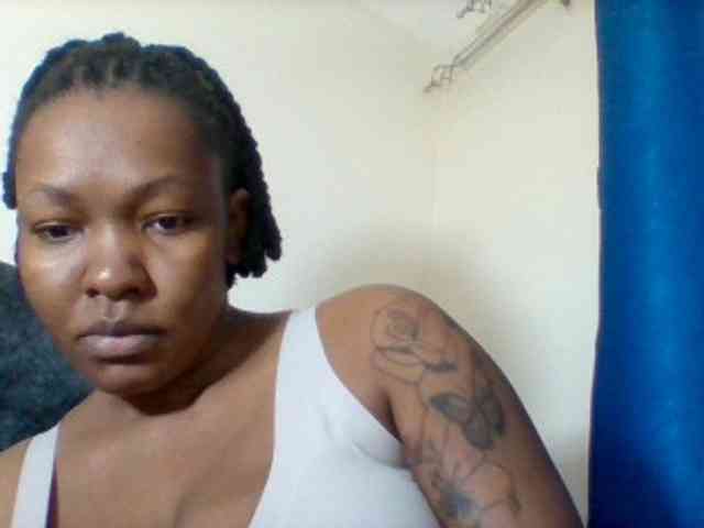 Mona2002 webcam