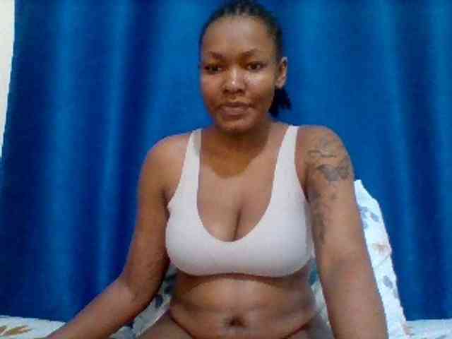 Mona2002 webcam