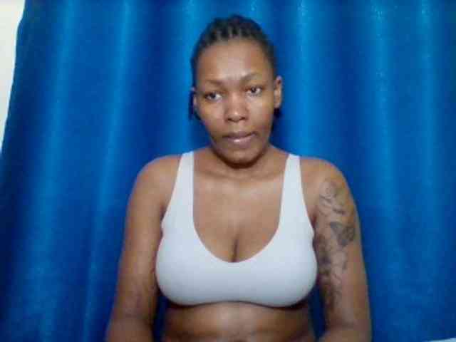 Mona2002 webcam