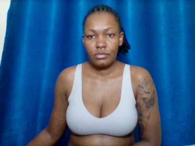 Mona2002 webcam