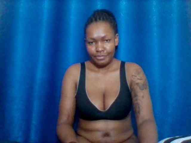 Mona2002 webcam