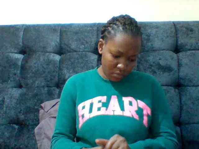 Mona2002 webcam