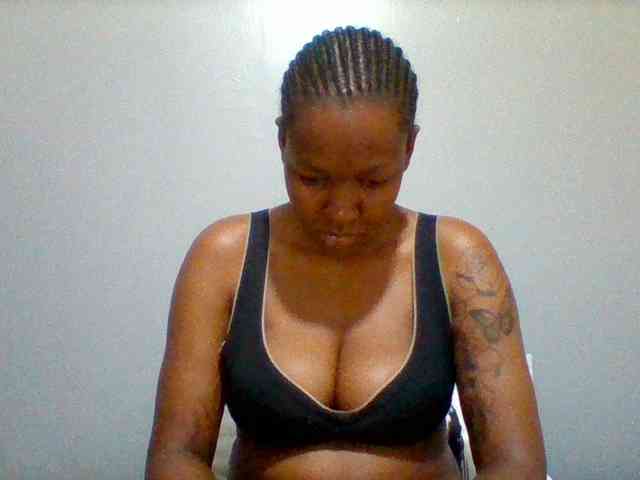 Mona2002 webcam