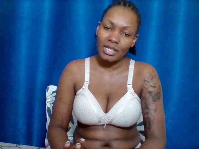 Mona2002 webcam