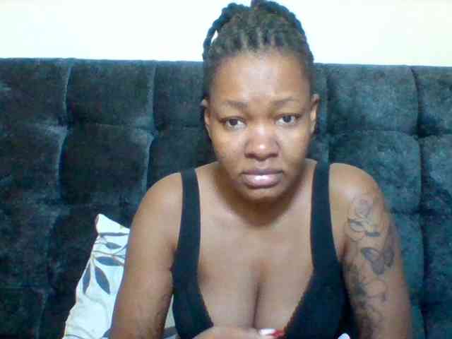 Mona2002 webcam