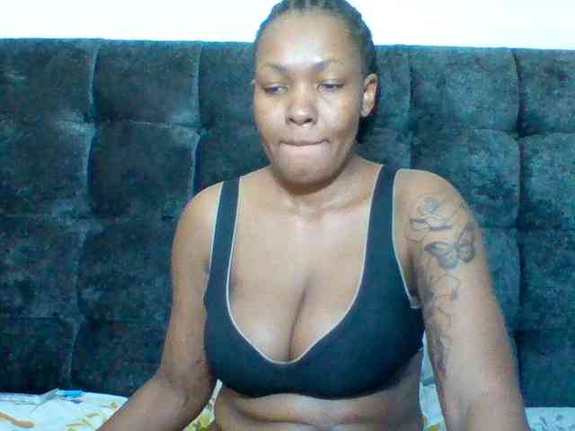 Mona2002 webcam