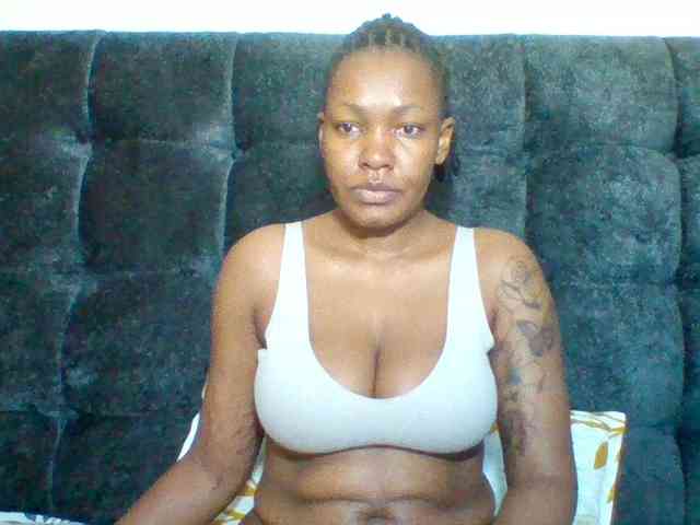 Mona2002 webcam