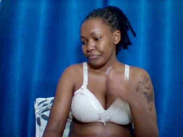 Mona2002 webcam