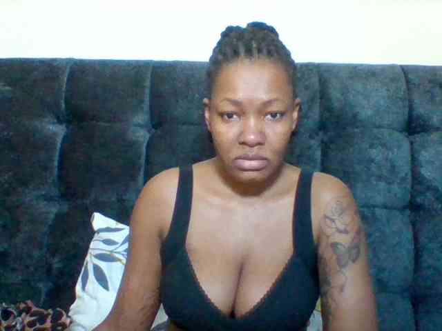 Mona2002 webcam