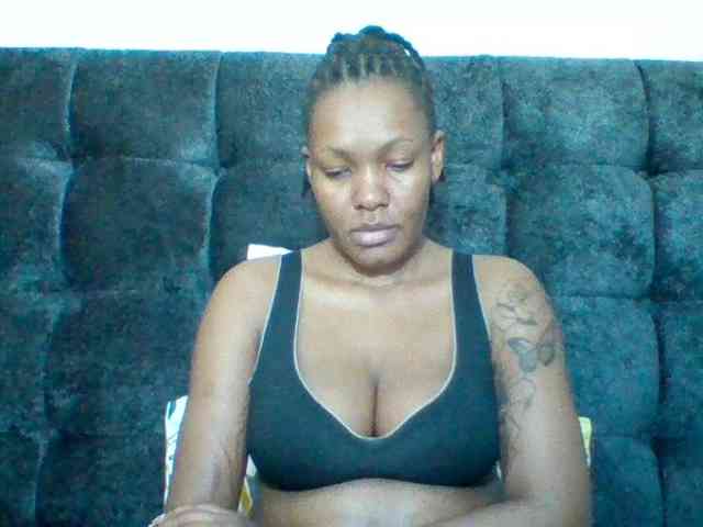 Mona2002 webcam