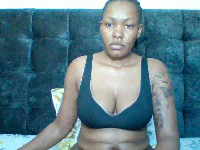 Mona2002 webcam