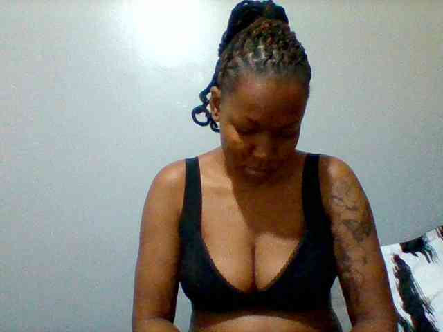 Mona2002 webcam