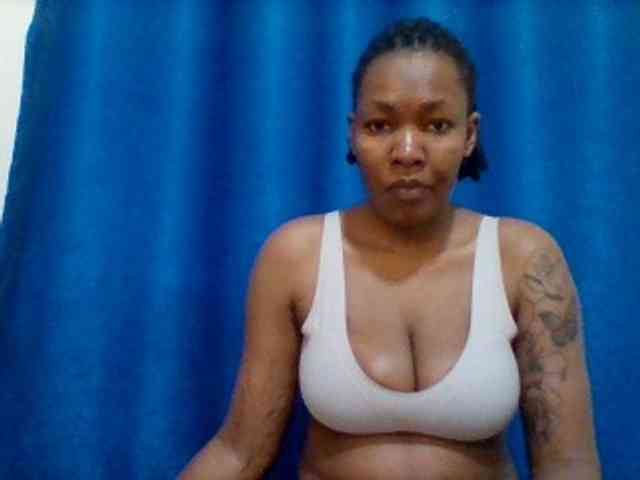 Mona2002 webcam
