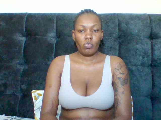 Mona2002 webcam