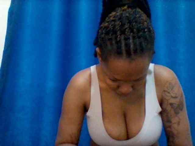 Mona2002 webcam