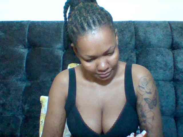 Mona2002
