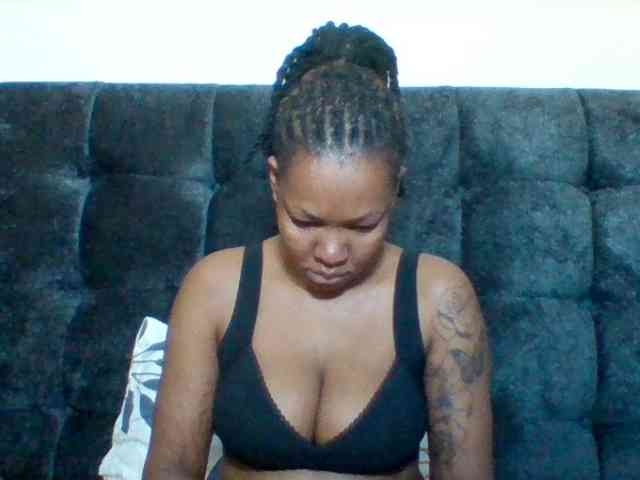 Mona2002 webcam