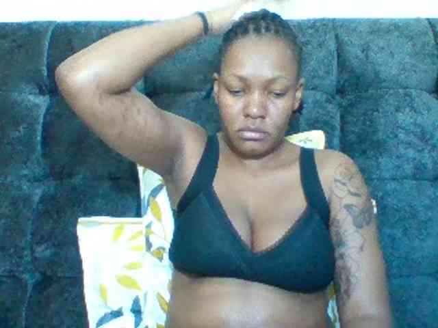 Mona2002 webcam