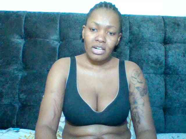 Mona2002 webcam