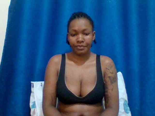 Mona2002 webcam