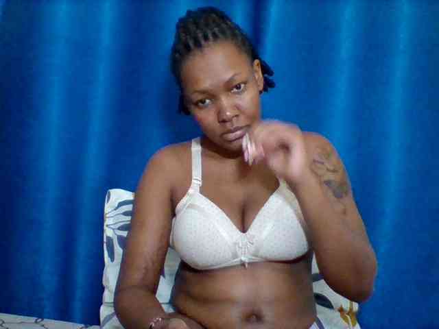 Mona2002 webcam