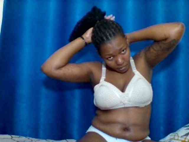 Mona2002 webcam