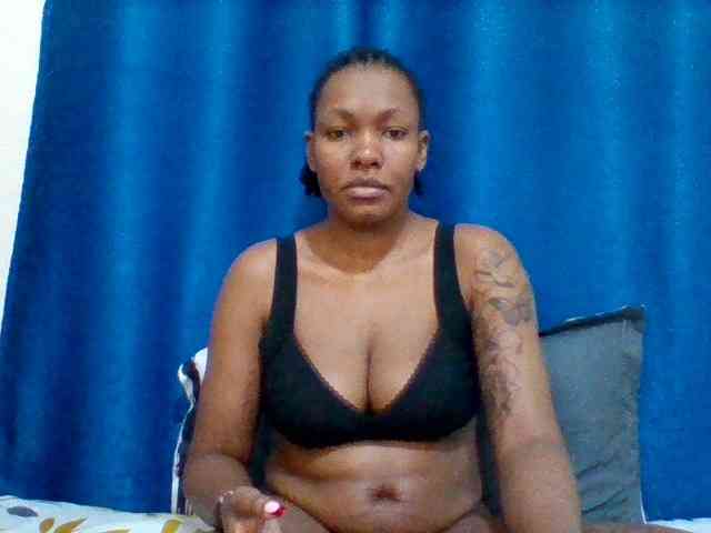 Mona2002 webcam