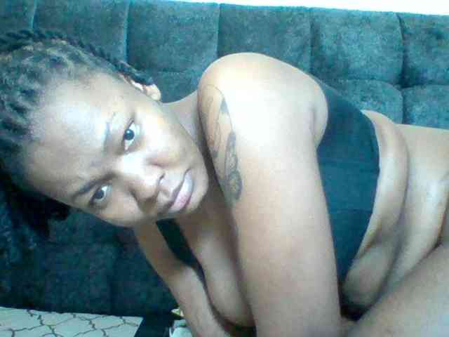 Mona2002 webcam