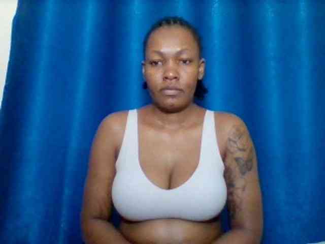 Mona2002 webcam
