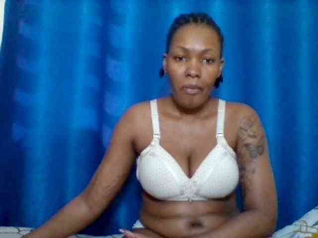 Mona2002 webcam
