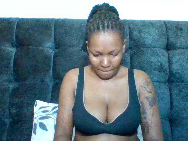 Mona2002 webcam