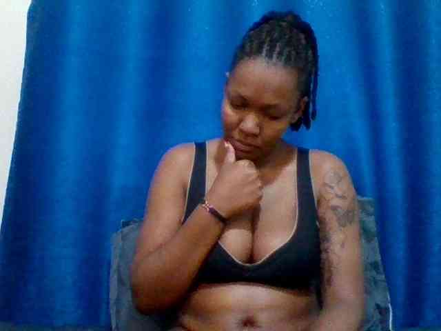 Mona2002 webcam