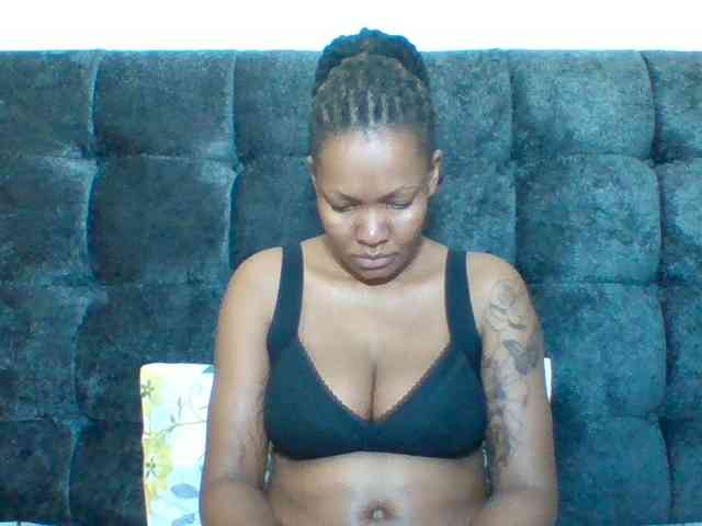 Mona2002 webcam