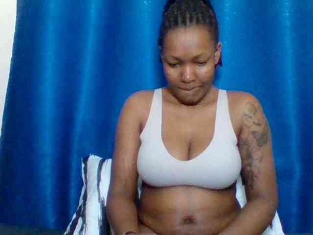 Mona2002