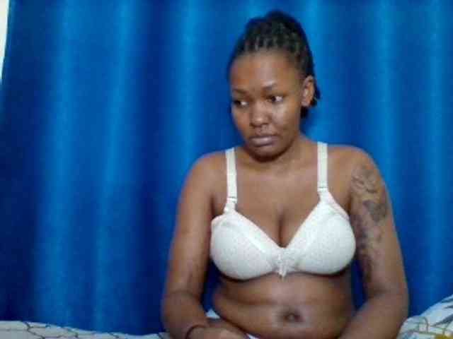 Mona2002 webcam