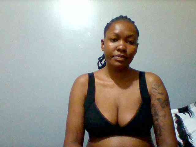 Mona2002 webcam