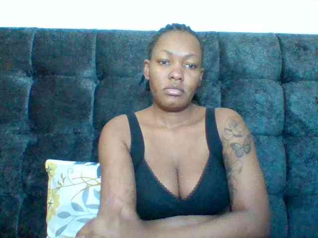 Mona2002 webcam