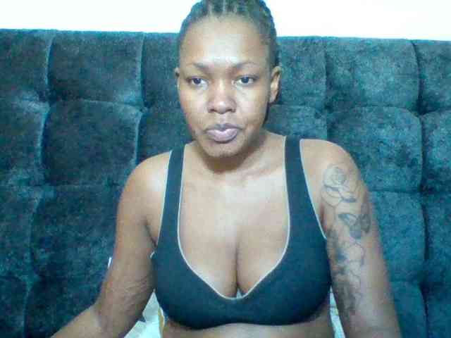 Mona2002 webcam