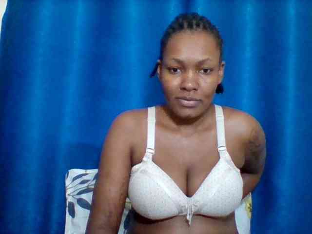Mona2002 webcam