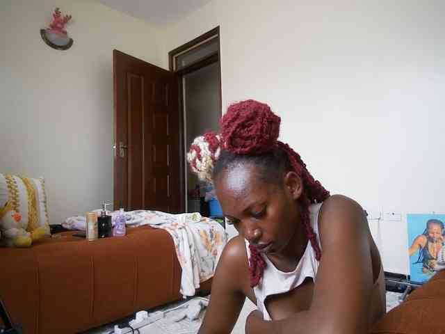 Queen-mom webcam