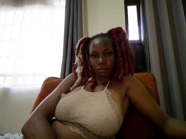 Queen-mom webcam