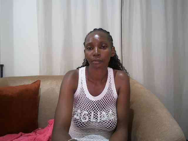 Queen-mom webcam