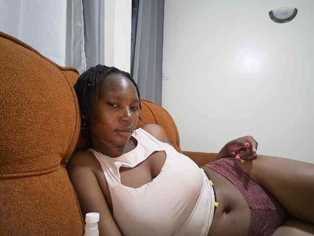 Queen-mom webcam