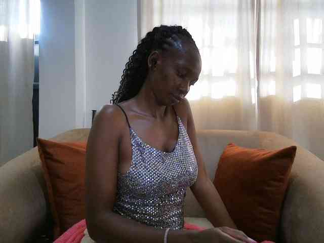 Queen-mom webcam