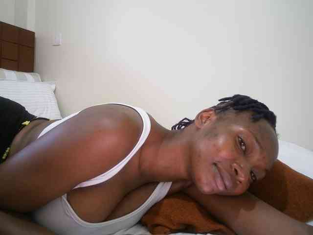Queen-mom webcam