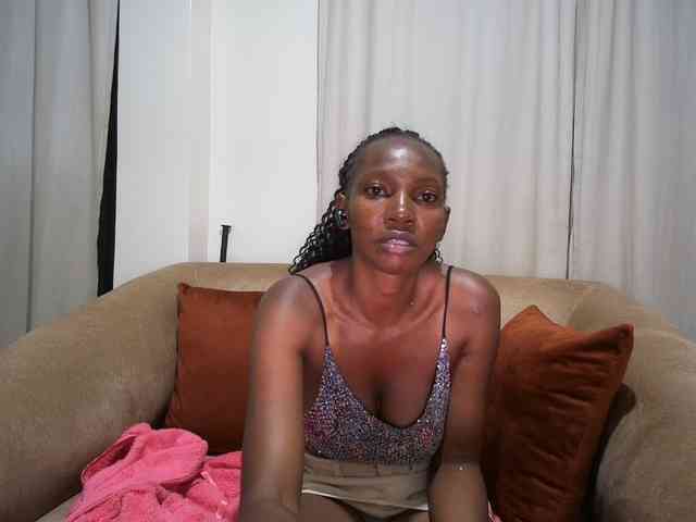 Queen-mom webcam